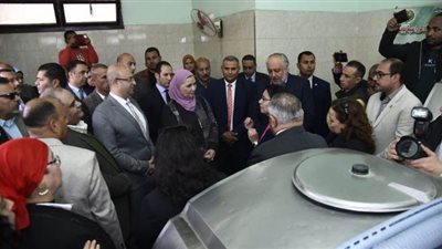 وزيرة التضامن تتفقد محطة تجميع الألبان بالجمعية الزراعية ببني سويف
