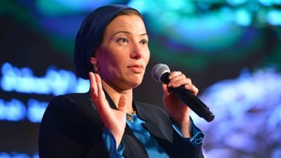 5 رسائل من وزيرة البيئة لطلاب الجامعات.. أبرزها فصل الكهرباء عند النوم | صور