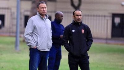 الخطيب يتابع مران الأهلي الأول في بريتوريا