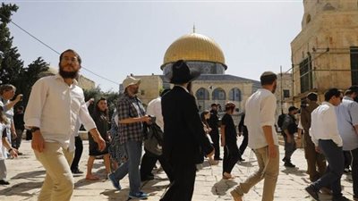 عشرات المستوطنين يقتحمون المسجد الأقصى للدعاء للأحزاب في الانتخابات