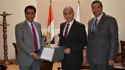 الصحفيين تتعاقد مع مستشفيات جامعة الزقازيق