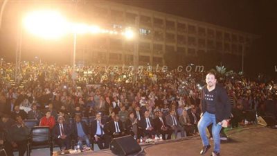 10 آلاف مشاهد بمهرجان دندرة للموسيقى والغناء في رابع أيامه| صور وفيديو