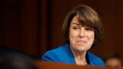 مرشحة ديمقراطية تنسحب من السباق الرئاسي الأمريكي