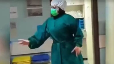 ممرضة ترقص داخل الحجر الصحى لمصابى كورونا فى إيران| فيديو