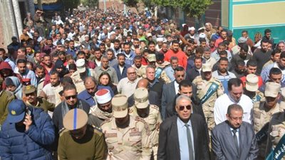جنازة عسكرية وشعبية مهيبة لشهيد الواجب الوطني بمسقط رأسه في الدقهلية | صور