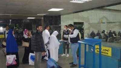 6 صور ترصد الكشف على المسافرين من فيروس كورونا بالمطارات المصرية