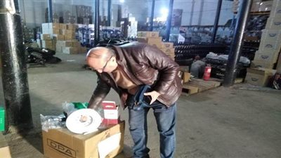 ضبط مخزن لقطع غيار السيارات مجهولة المصدر بالإسكندرية