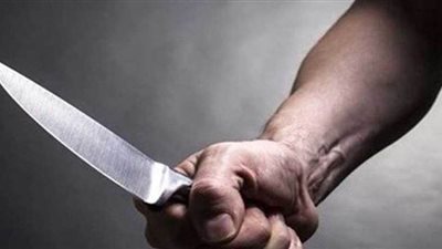 عاطل يشرع في قتل شقيقته لزواجها دون علمه بالخانكة