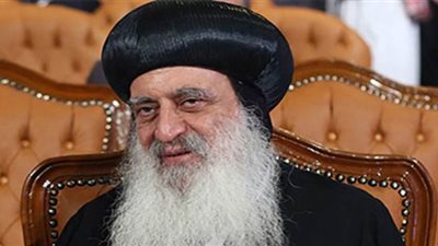 مطران طنطا يطالب بوقف التقبيل بين النساء في الكنائس