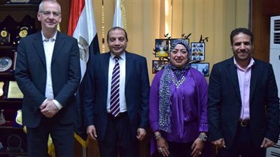 جامعة بني سويف تستقبل خبير الكيمياء النظرية بـ