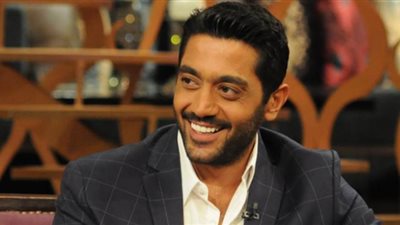 أحمد فلوكس يكشف عن سعيه للزواج من سيدة أعمال.. تعرف عليها