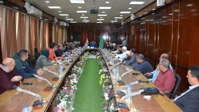 لجنة من الغرفة التجارية والاستثمار والشئون الهندسية لنقل سوق الجملة خارج المنصورة