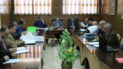 محافظ شمال سيناء يؤكد على سرعة صرف التعويضات للمواطنين 