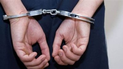 ضبط عاطلين بحوزتهما بندقية آلية بالطريق الإقليمي