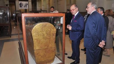 رئيس برلمان النمسا يزور المتحف المصري| صور