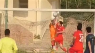 على طريقة مارادونا.. حكم يحتسب « هدف باليد » في مباراة كرة قدم بدوري الناشئين | فيديو