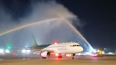 مطار القاهرة يحتفل بوصول أولى رحلات 