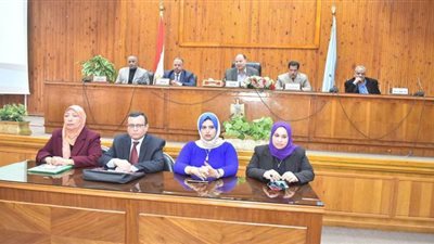 اجتماعات متواصلة لنشر الوعي الوقائي بالفيروسات والأمراض المعدية بأسيوط | صور