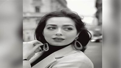 هبة مجدي تخطف الأنظار بإطلالة شتوية في أحدث جلسة تصوير بشوارع باريس