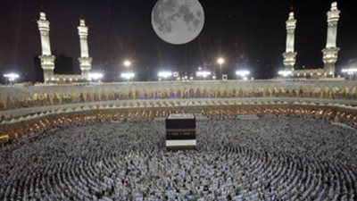 القمر يتعامد على الكعبة غداً في ظاهرة يمكن رؤيتها بالعين المجردة