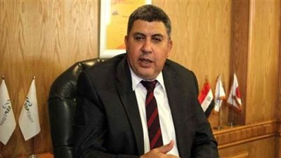 رئيس المصرية للمطارات يتفقد حركة السفر بمطار أسوان