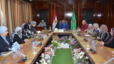 في ذكرى وفاة أم كلثوم ..محافظ الدقهلية وقومي المرأة يناقشان تطوير طماي الزهايرة