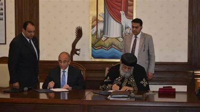 رئيس جامعة الزقازيق وبابا الإسكندرية يوقعان بروتوكول تعاون بالعباسية