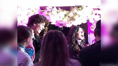 شون مينديز يفاجئ كاميلا كابيلو على طريقة سندريلا | صور