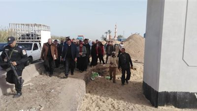 محافظ البحيرة يتفقد إنشاءات كوبري دسونس العلوي