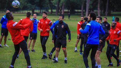 فقرة ترفيهية بمران الأهلي استعدادًا لمباراة صن داونز