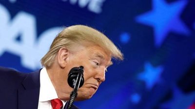 ترامب يسخر من إليزابيث وارن بعد الانسحاب ويشبهها بـ 