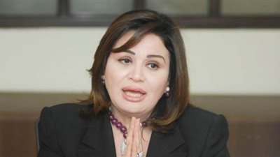 إلهام شاهين: اطلقت مرتين..ومفيش ست متخانتش|فيديو