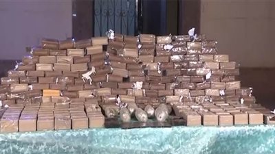 اللقطات الأولى لإحباط تهريب 1186 طربة لمخدر الحشيش | فيديو