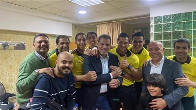 جمال الغندور يحتفل مع الحكام بأول تجربة V A R رسمية في الملاعب