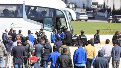 بعثة المصري تؤدي صلاة الجمعة بفندق الإقامة قبل التوجه لبركان| فيديو