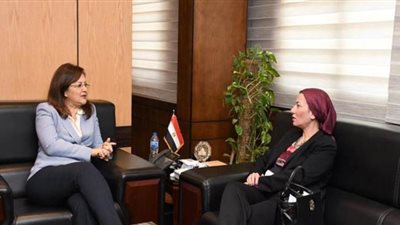 وزيرتا التخطيط والبيئة تناقشان معايير الاستدامة والسندات الخضراء