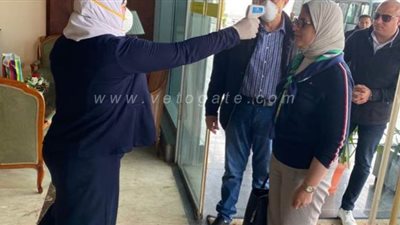 وزيرة الصحة تعود إلى أرض الوطن بعد انتهاء مهمتها في الصين.. تخضع للفحوصات الطبية في مطار القاهرة.. ومتابعتها لمدة 14 يوما