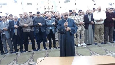 الآلاف يشيعون جنازة زينب الكفراوي فدائية بورسعيد إلى مثواها الأخير | صور