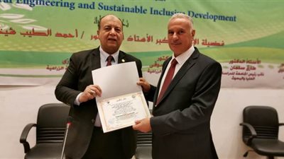 تكريم رئيس الاتحاد العربي للتعليم بجامعة الأزهر