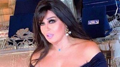 فيفي عبده بإطلالة رشيقة: 