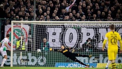 أشرف حكيمي يقود دورتموند للفوز على مونشنجلادباخ 1/2