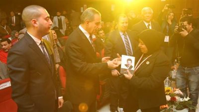 محافظ كفر الشيخ يشهد الاحتفال بذكرى ميلاد أحمد زويل بدسوق