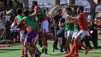 مكافأة إجادة للاعبي الأهلي بعد التأهل لنصف نهائي دوري الأبطال