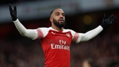 لاكازيت يهدي أرسنال فوزا صعبا على وست هام