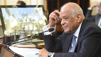 عبد العال يفتتح جلسة البرلمان ويهنئ المصريات بمناسبة اليوم العالمي للمرأة