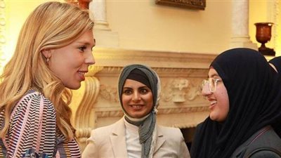 خطيبة رئيس الوزراء البريطاني ترتدي خاتما بـ 30 ألف إسترليني| صور