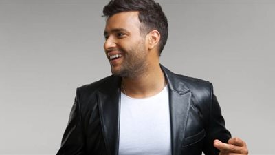 رامي صبري يمازح النساء في اليوم العالمي للمرأة بمقطع من أغنيته 