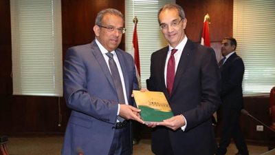 وزير الاتصالات يقبل استقالة رئيس البريد