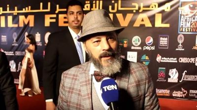 عمرو عبد الجليل يحرج مراسل TeN: 