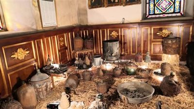 استخدمها البابا كيرلس.. المرقسية الكبرى تعرض أدوات تاريخية لعمل «الميرون المقدس»